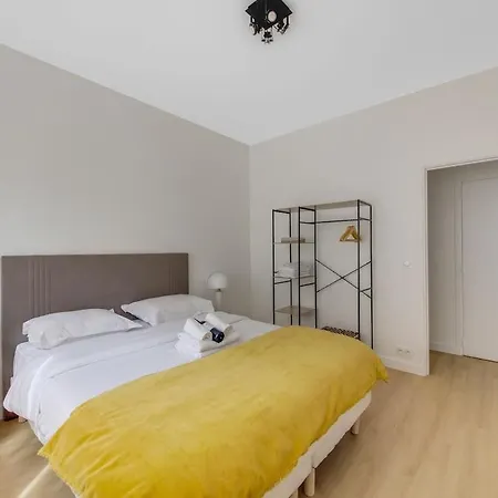 Appartamento Charming Near Eiffel Tower 2br Ii Parigi